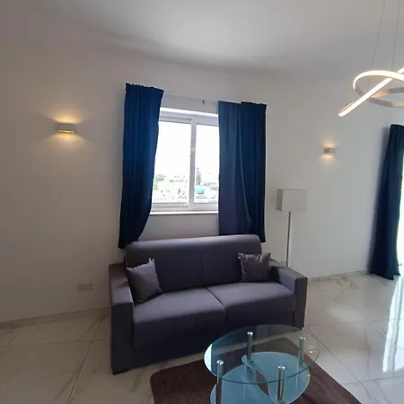 Blu-M Central Qormi Exterior photo